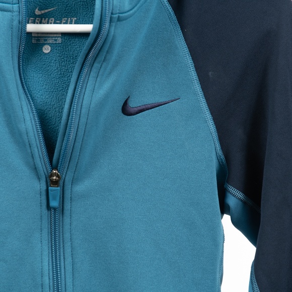 Ladies Small Nike Therma Fit Zip Hoodie - Picture 3 of 7